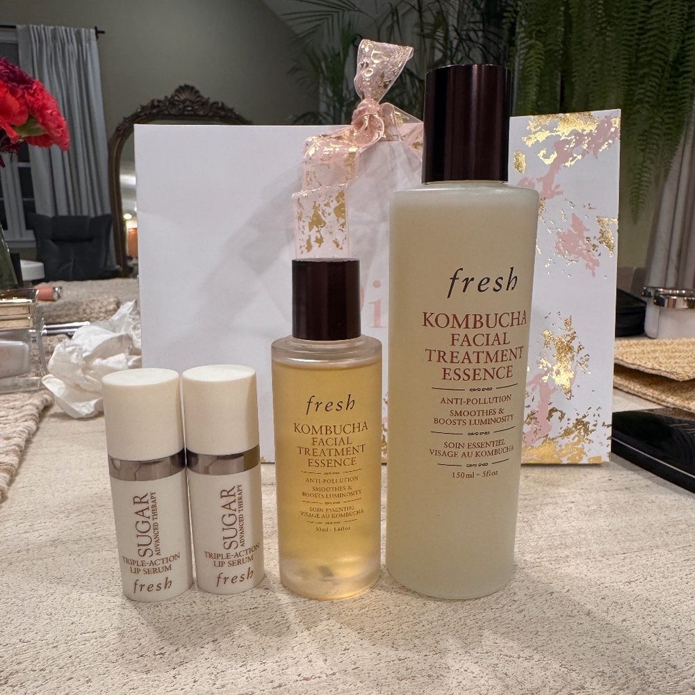 Fresh Kombucha facial treatment essence and Lip sugar lot